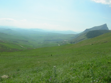 Piana degli Albanesi. La vallata verso Roccamena