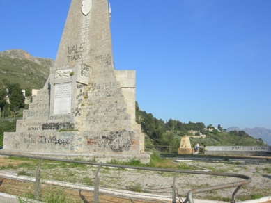 Monumento per freeclimber e coppiette