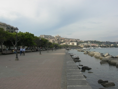 Milazzo. Lungomare e fortezza