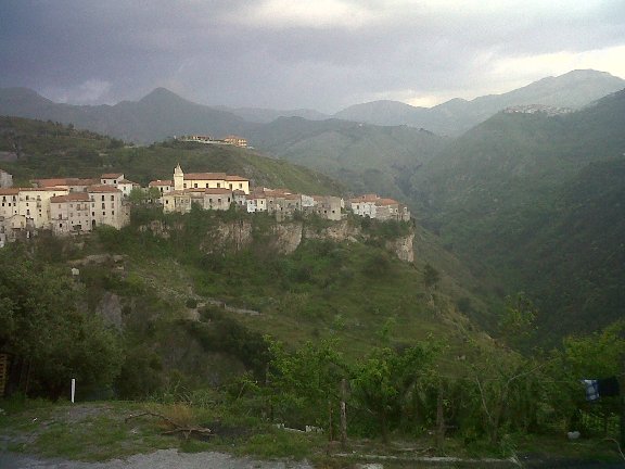 Il paese sulla lingua di pietra